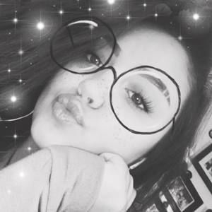 Meet your Posher, Desi